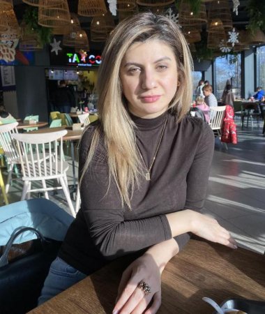 Lina, 40