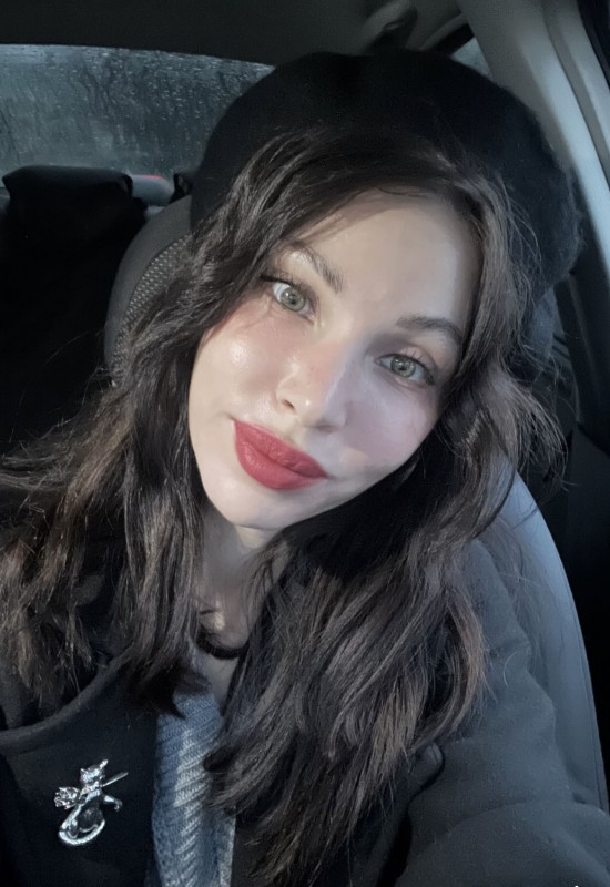 Anna • 38 • Russia