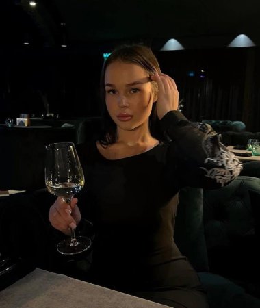 Karina, 21