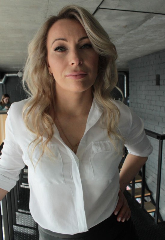 Olga • 46 • Росія