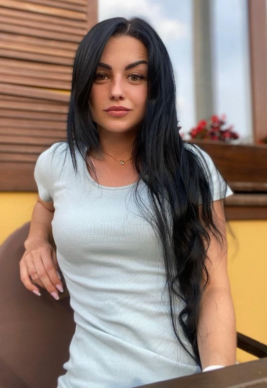 Irina • 35 • Україна