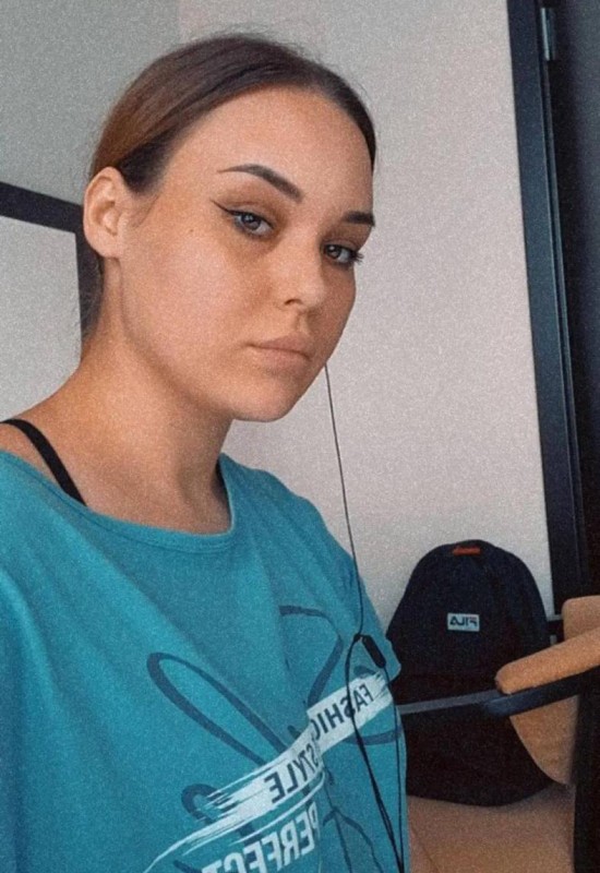 Anna • 29 • Russia