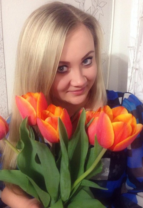 Yana • 38 • Ukraine