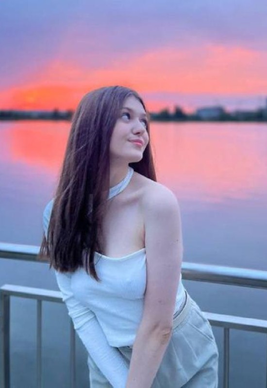 Anna • 23 • Ukraine