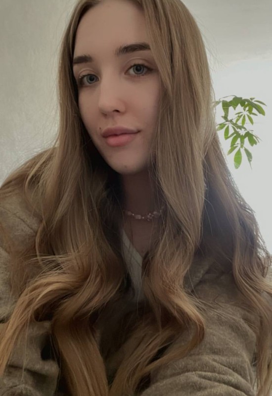 Katia • 25 • Ukraine