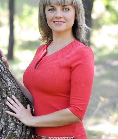 Lesya, 45