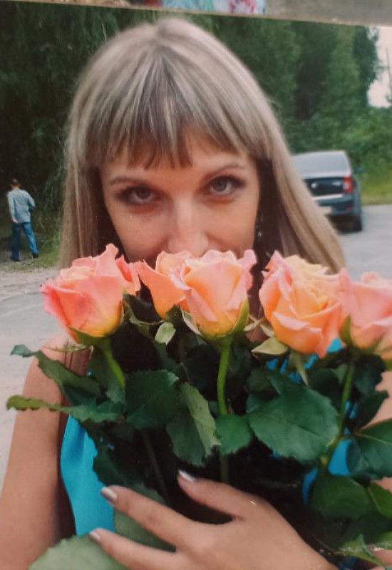 Elena • 45 • Росія