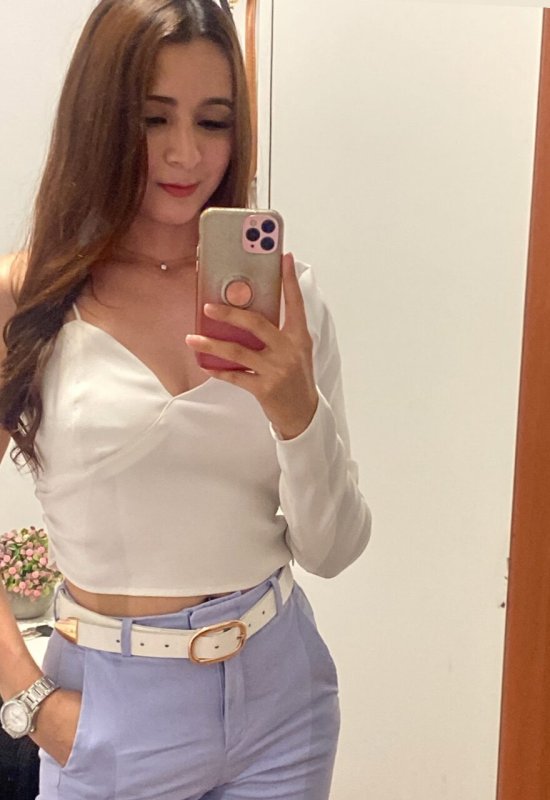 Lara • 29 • Espagne