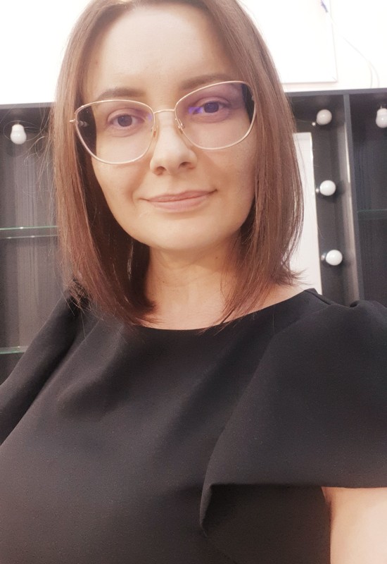 Irina • 40 • Russie