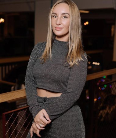 Yana, 39