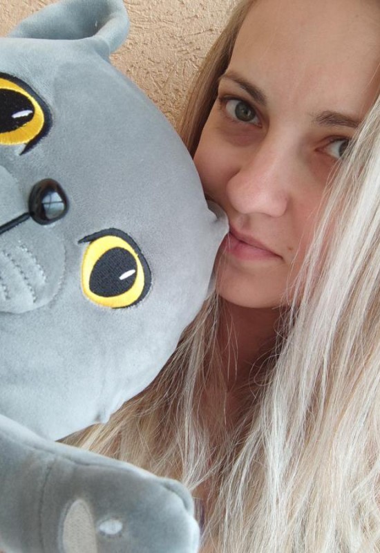 Irina • 34 • Росія