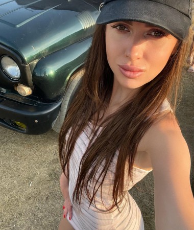 Larisa, 39