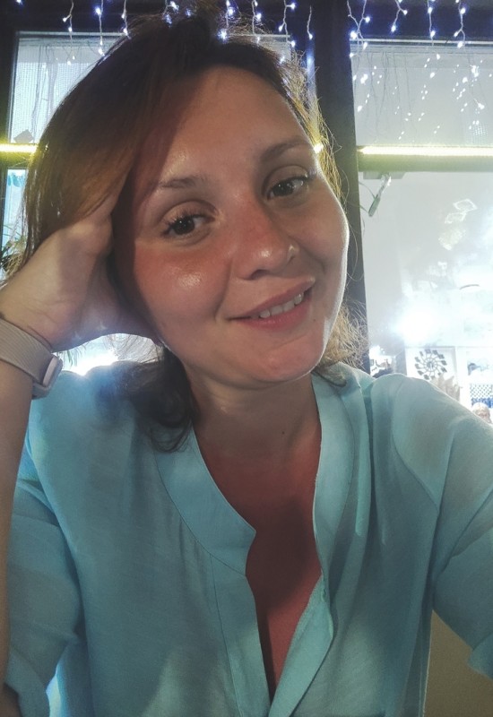 Yana • 39 • Україна