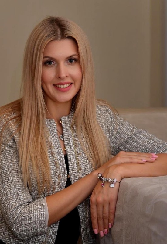 Elena • 44 • Biélorussie