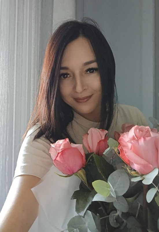 Yulia • 45 • Russie