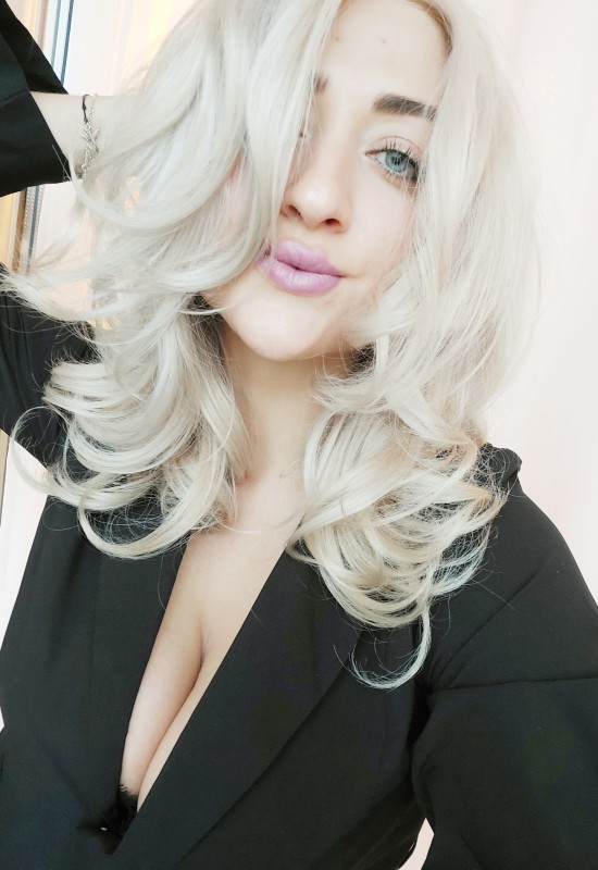 Elena • 29 • Russie