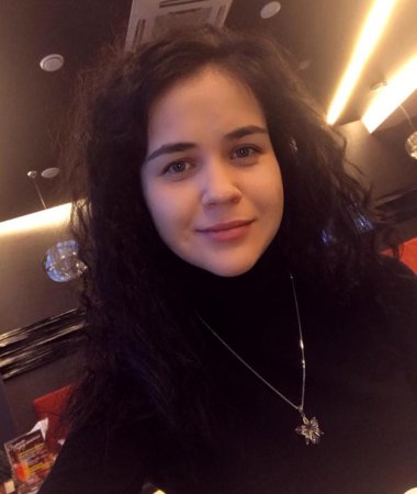 Anna, 39
