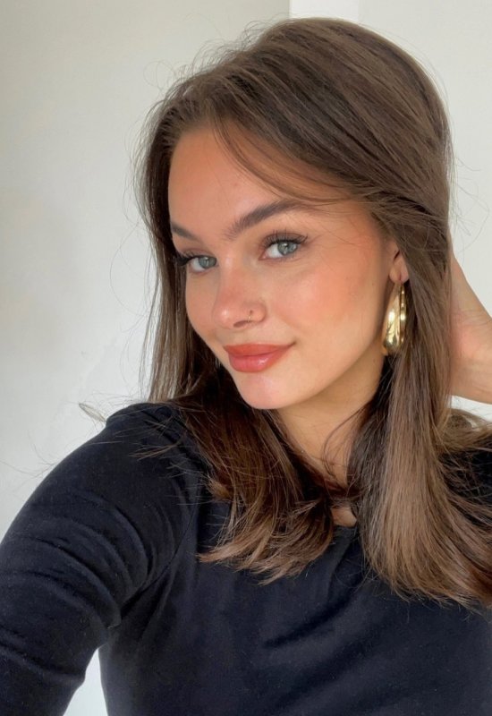 Hellena • 30 • Estonia