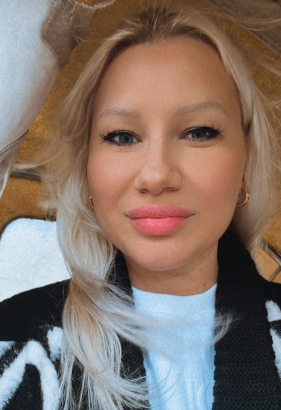 Olga • 33 • Russia