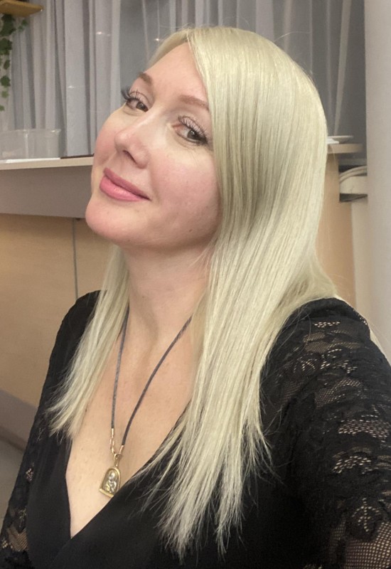 Yana • 46 • Russie