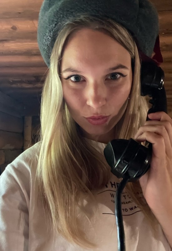 Yana • 38 • Ukraine