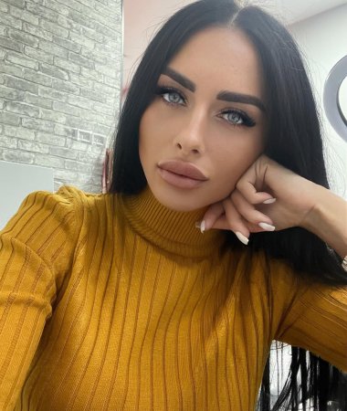 Yana , 33