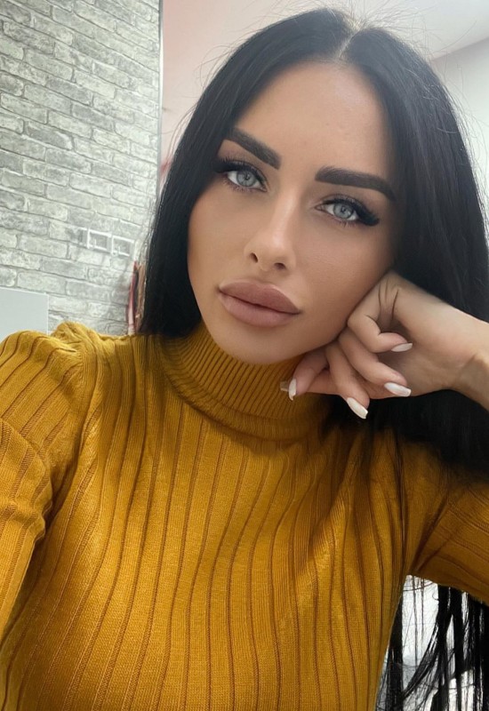 Yana  • 32 • Russia