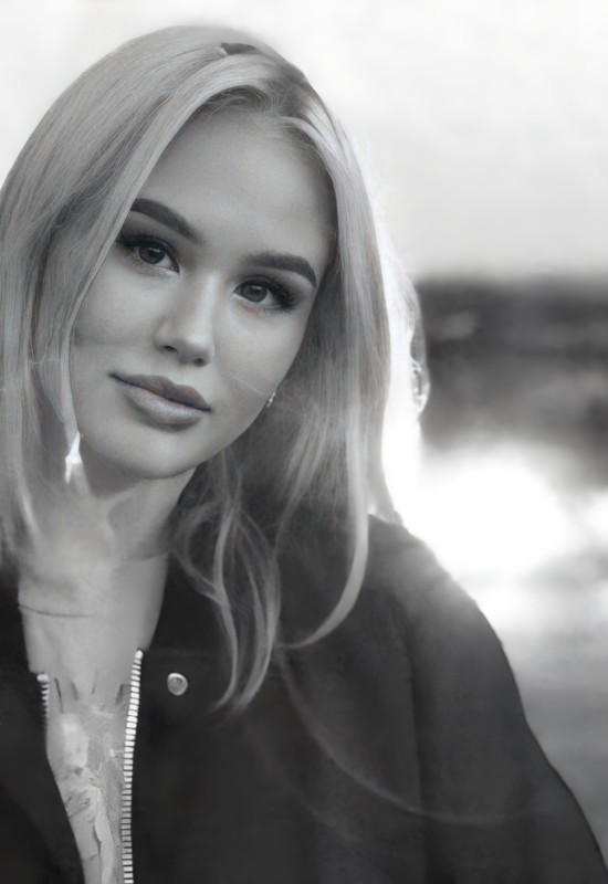 Daria • 27 • Ukraine 🇺🇦