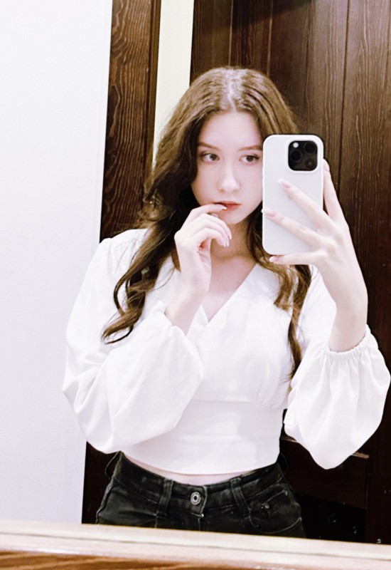 Vika • 20 • Россия