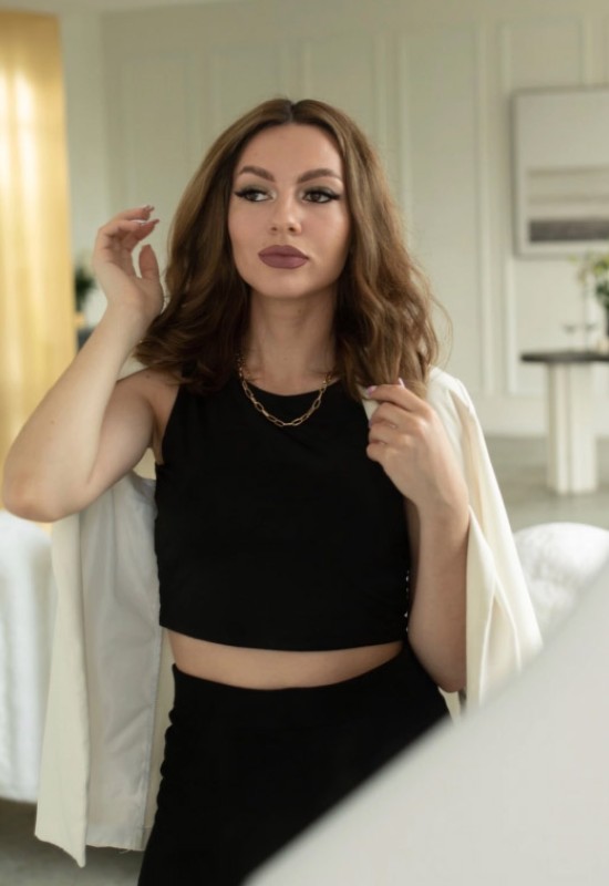 Arina • 27 • Росія