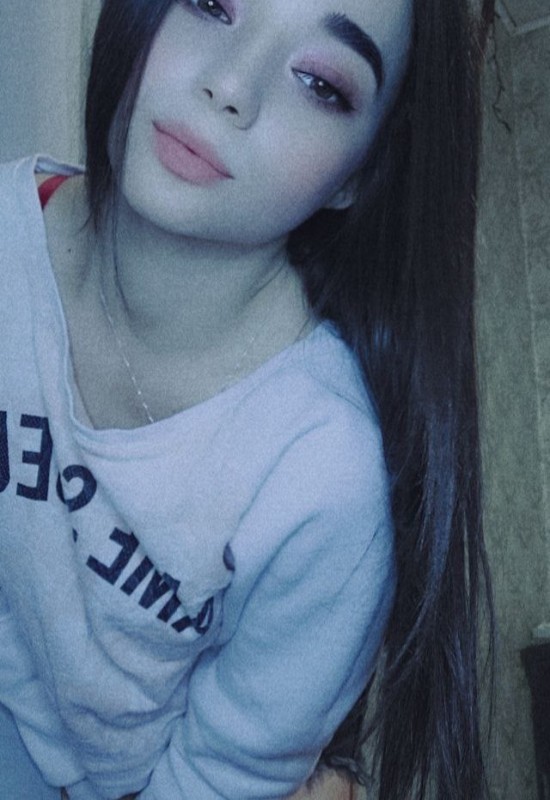 Renata • 24 • Ukraine