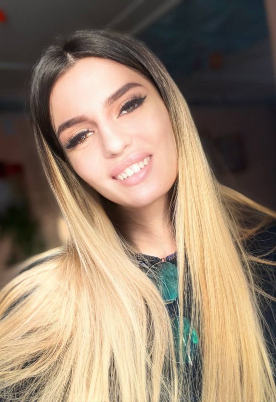 Sofia • 32 • France