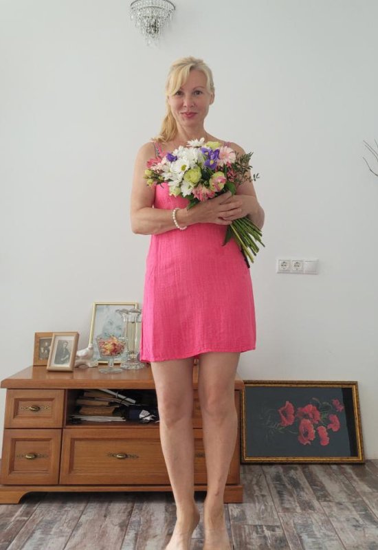 Julia • 54 • Russie