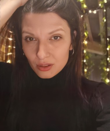 Oxana, 42