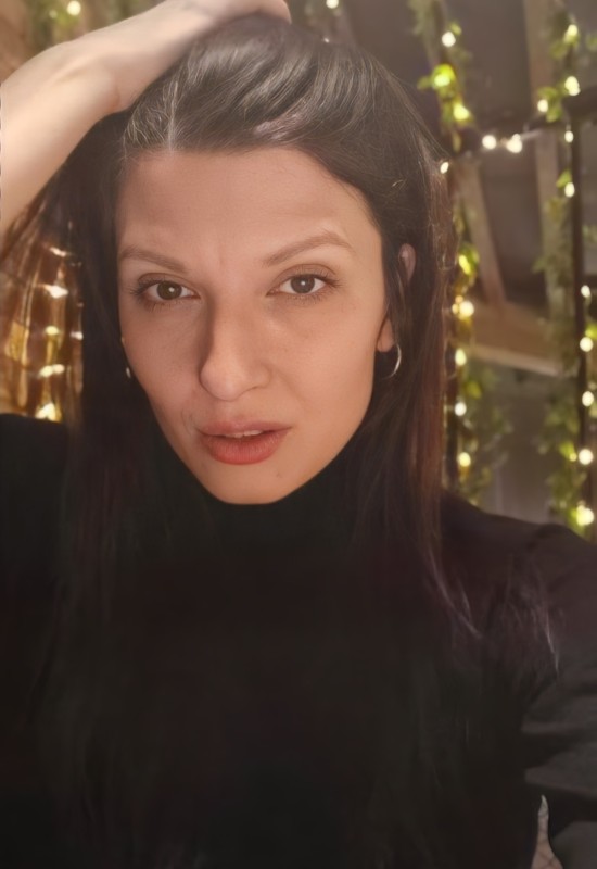 Oxana • 42 • Russia