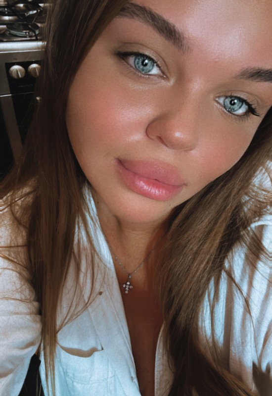 Viktoria • 29 • Russia