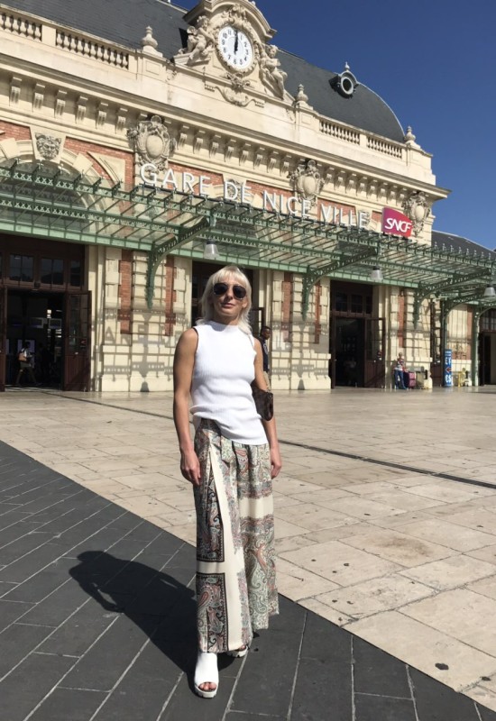 Elena • 41 • Russie