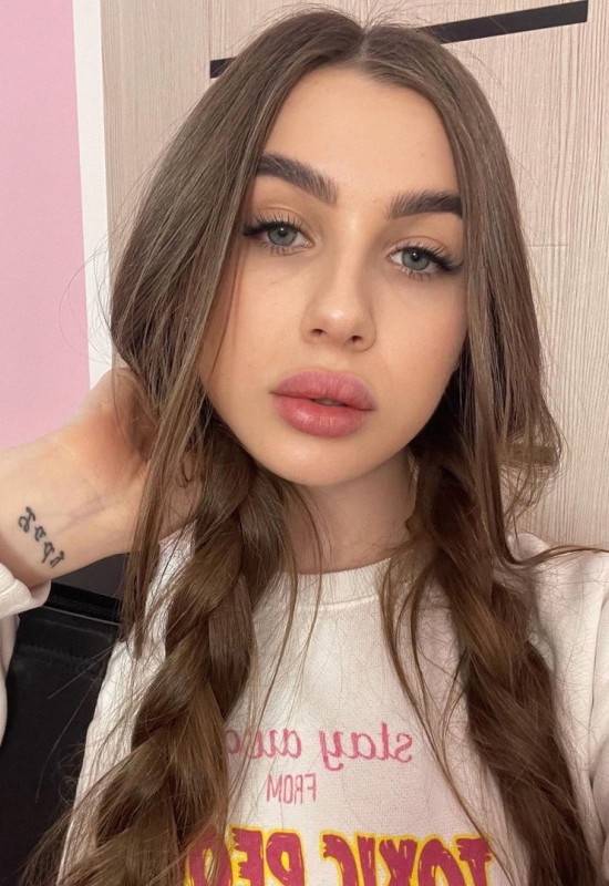 Steffy • 27 • France