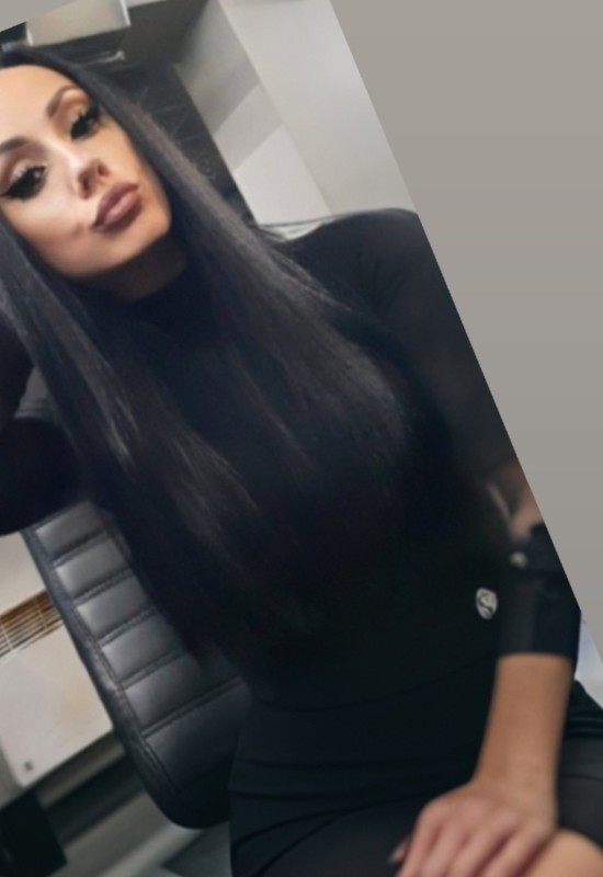 Marina • 32 • Ukraine