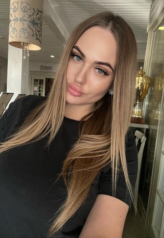 Maria • 32 • Russia