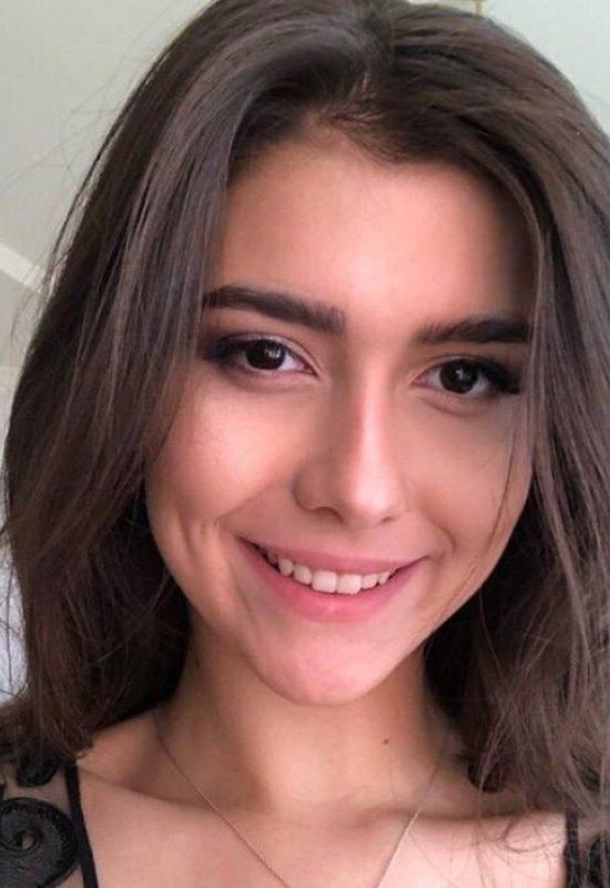 Hellen • 26 • Україна