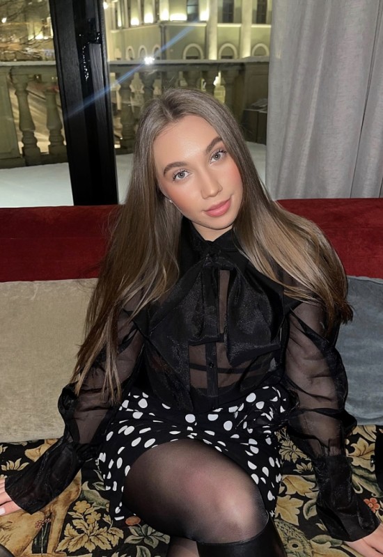 Vlada • 26 • Франція