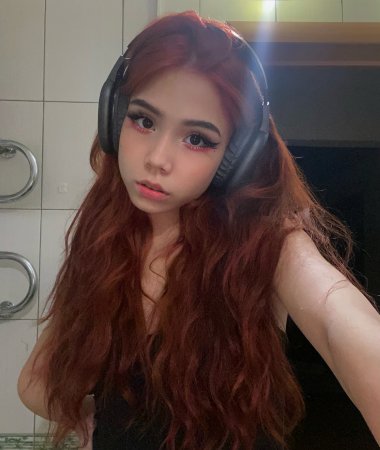 Gloria, 26