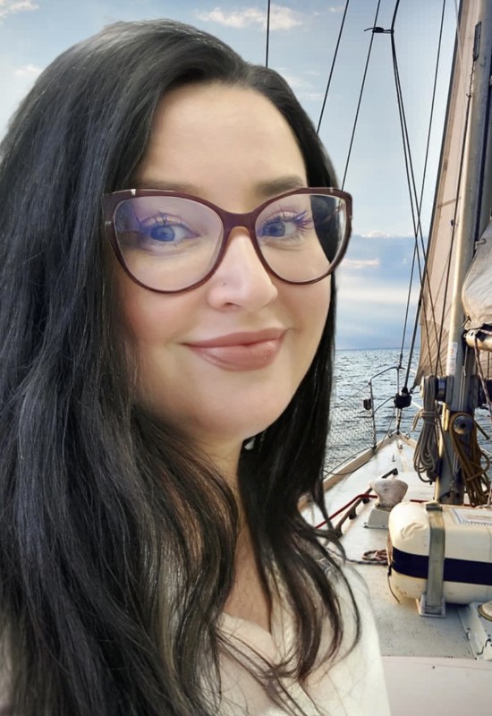 Elena • 45 • Russia