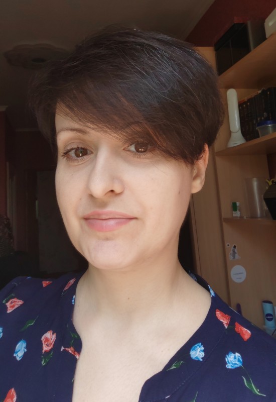 Olga • 44 • Russia