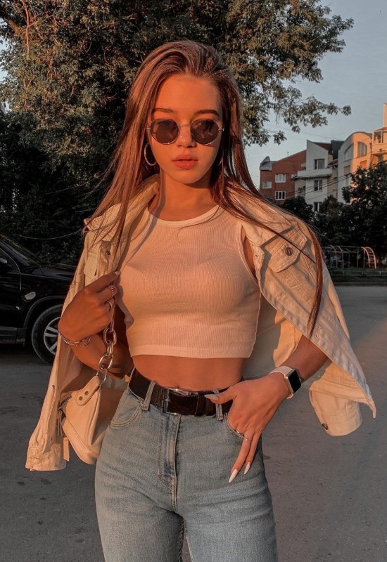 Katerina • 24 • Germany