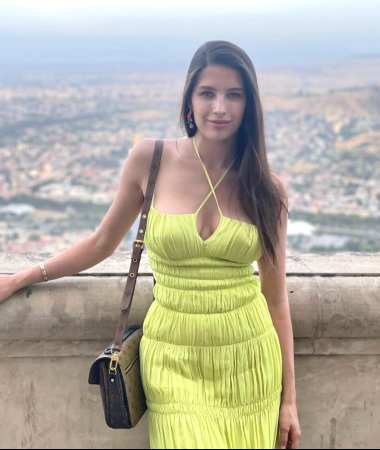 Vera, 26