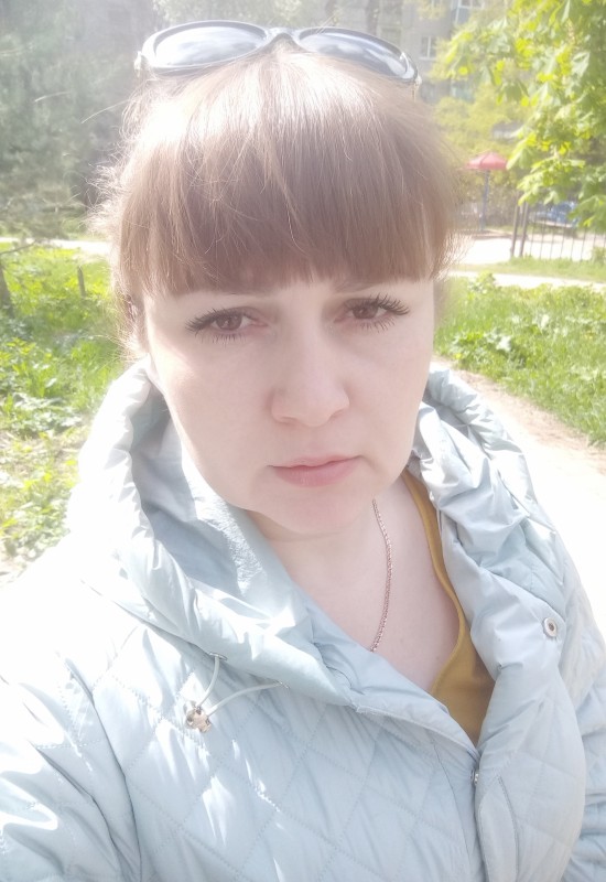 Anna • 41 • Russia