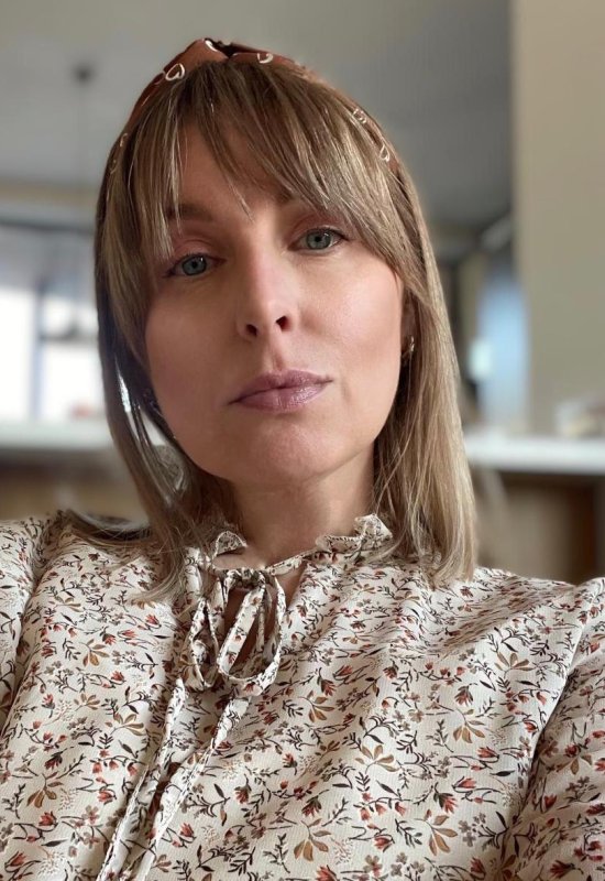 Elena • 55 • Russie