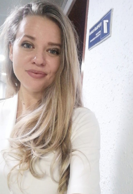 Yana • 37 • Ukraine 🇺🇦